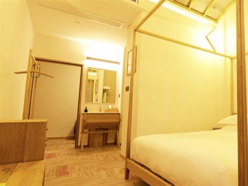 Ramada Encore By Wyndham Shanghai Pudong Airport Exterior photo
