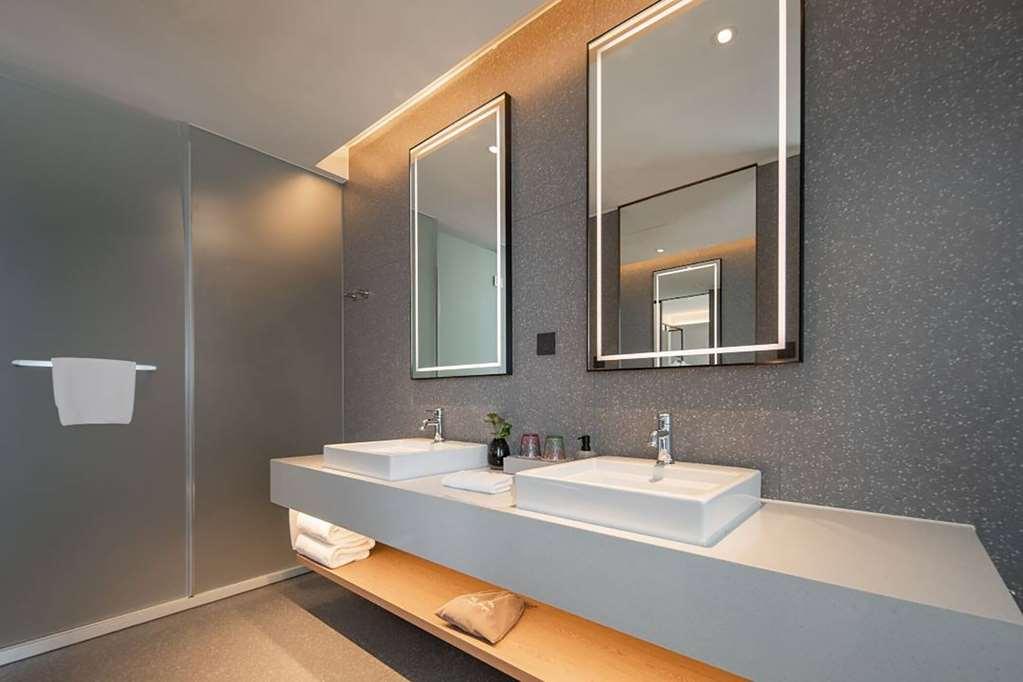 Ramada Encore By Wyndham Shanghai Pudong Airport Room photo