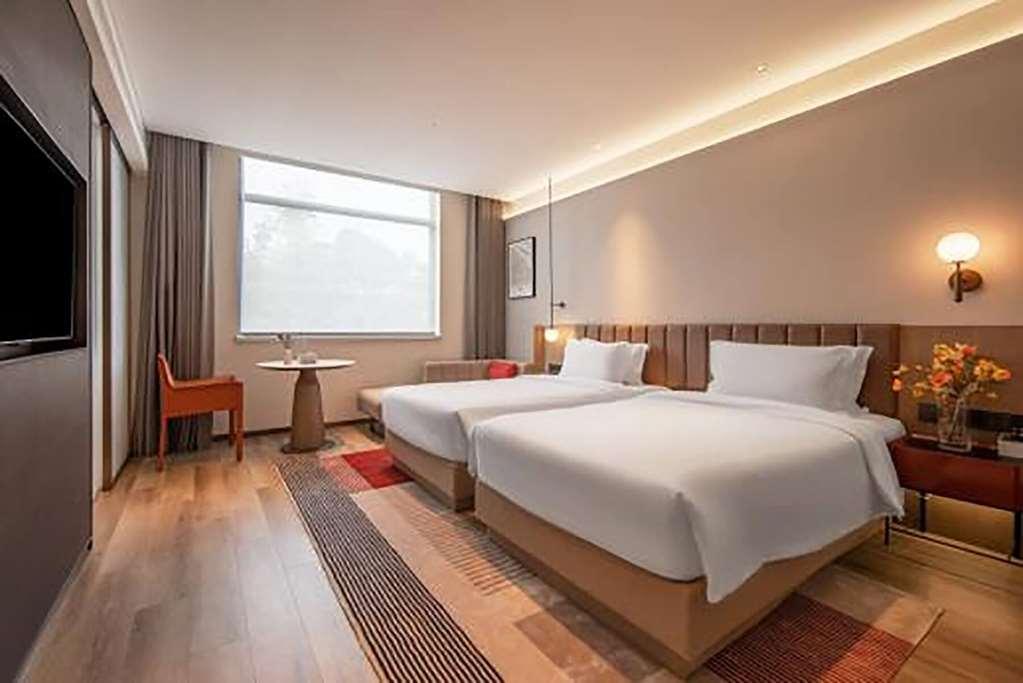 Ramada Encore By Wyndham Shanghai Pudong Airport Room photo