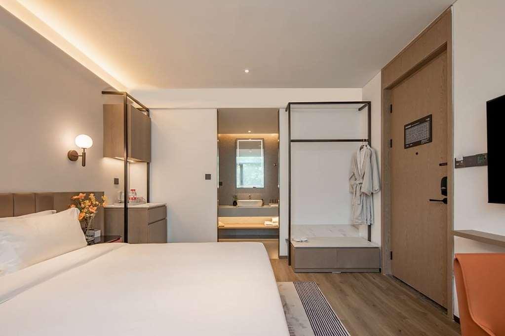 Ramada Encore By Wyndham Shanghai Pudong Airport Room photo
